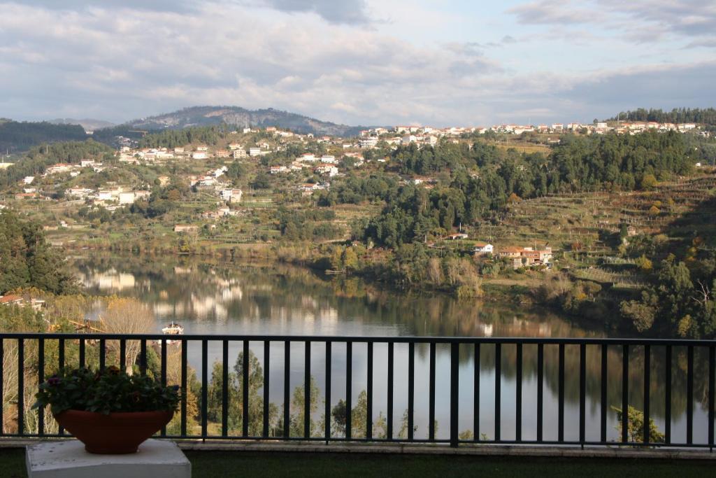 Quinta De Santa Cruz Hotel Canelas  Exterior photo
